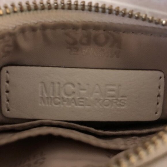 Michael Kors monogrammed wristlet EUC - Picture 3 of 14